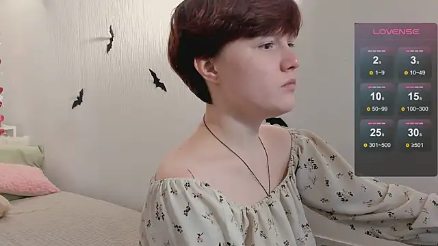 Snapshot of DreamyLuna chatting on 10-29-25, 08:30 DreamyLuna online show from 10-29-25, 08:30