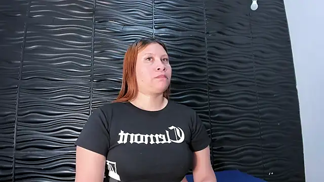 Snapshot of Melody_Megann chatting on 06-12-26, 07:33 Melody Megann online show from 06-12-26, 07:33