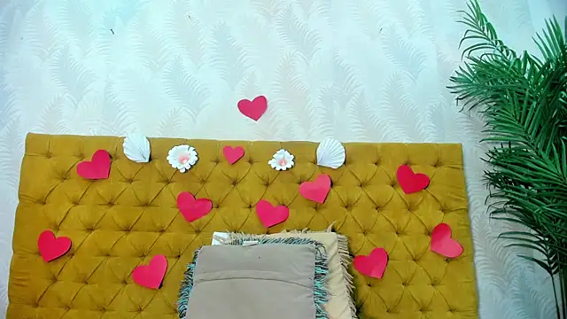 Snapshot of Melody_Megann chatting on 09-20-25, 08:25 Melody Megann online show from 09-20-25, 08:25