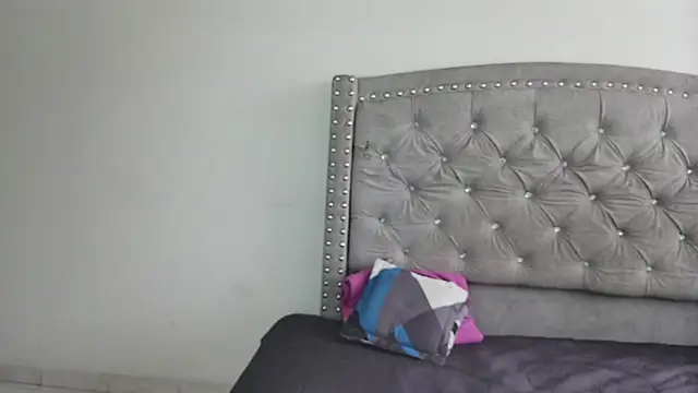 Nesuko kamado  online show from 10-30-25, 04:59