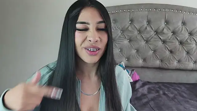 Nesuko kamado  online show from 10-16-25, 04:26