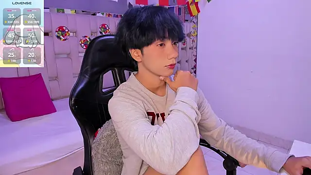 Eriol  online show from 06-19-26, 03:56