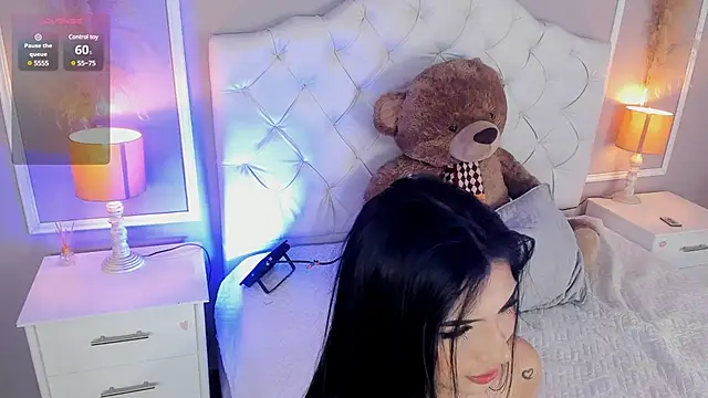Snapshot of scarlet_hill chatting on 12-14-24, 01:59 scarlet hill online show from 12-14-24, 01:59