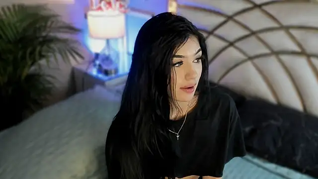 Snapshot of scarlet_hill chatting on 01-12-25, 05:56 scarlet hill online show from 01-12-25, 05:56