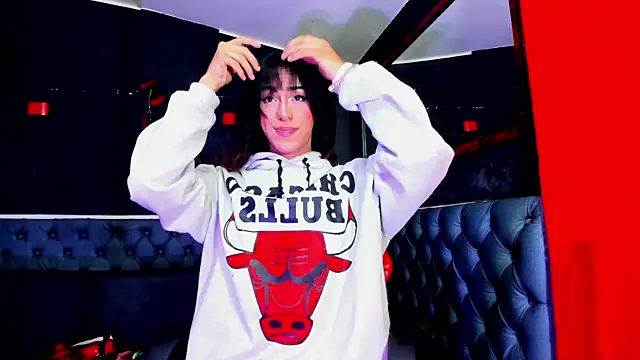 Snapshot of Isabella_stanford2 chatting on 12-19-25, 02:08 Isabella stanford2 online show from 12-19-25, 02:08