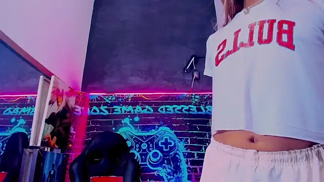 Snapshot of Isabella_stanford2 chatting on 02-21-26, 04:36 Isabella stanford2 online show from 02-21-26, 04:36