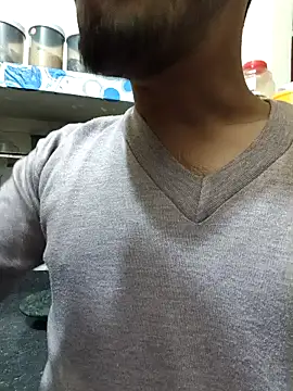 Snapshot of hunter_boy chatting on 12-14-24, 07:46 hunter boy online show from 12-14-24, 07:46