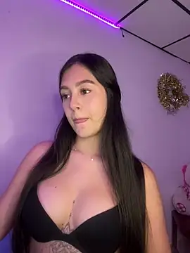 Snapshot of kanne_mia chatting on 03-23-25, 03:54 kanne mia online show from 03-23-25, 03:54