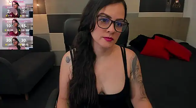 Snapshot of Zara_Jackson chatting on 03-10-25, 08:34 Zara Jackson online show from 03-10-25, 08:34