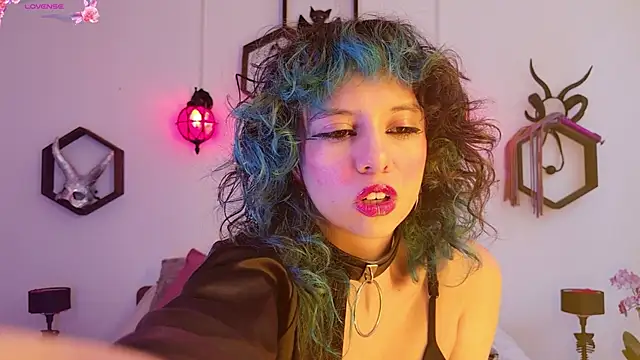 Sweet Chaos online show from 11-18-25, 05:16