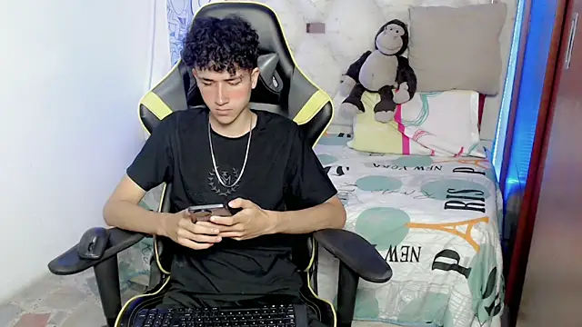 johnny cagee online show from 11-20-25, 03:40