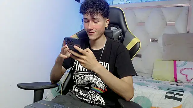 johnny cagee online show from 11-14-25, 04:05