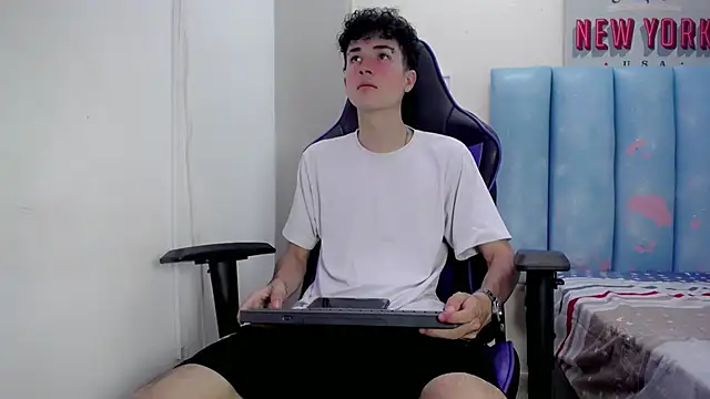 johnny cagee online show from 12-15-25, 09:20