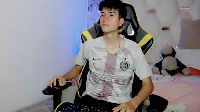 johnny cagee online show from 11-28-25, 06:46