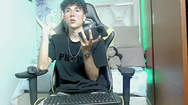 johnny cagee online show from 10-25-25, 04:44