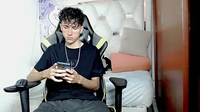 johnny cagee online show from 12-01-25, 03:40