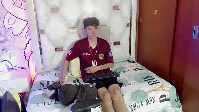 johnny cagee online show from 11-16-25, 04:17