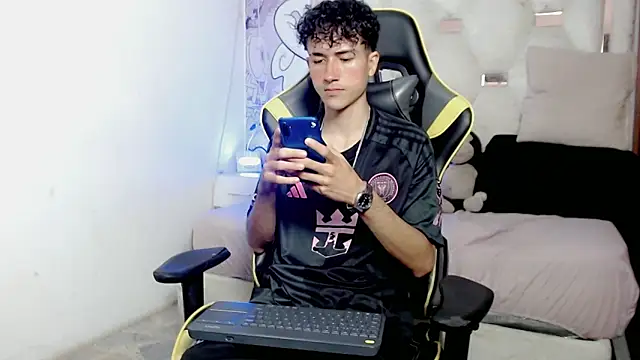 johnny cagee online show from 01-07-26, 04:06