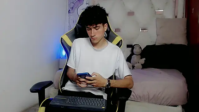 johnny cagee online show from 01-15-26, 03:54