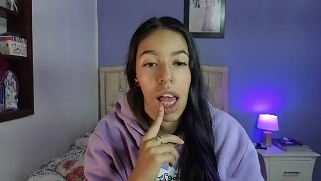 stephania t online show from 04-24-26, 04:09