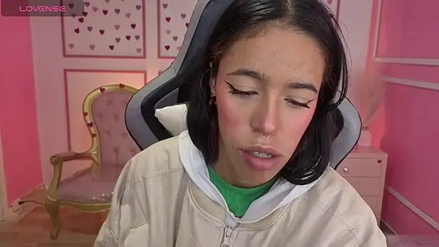 stephania t online show from 11-25-25, 12:27