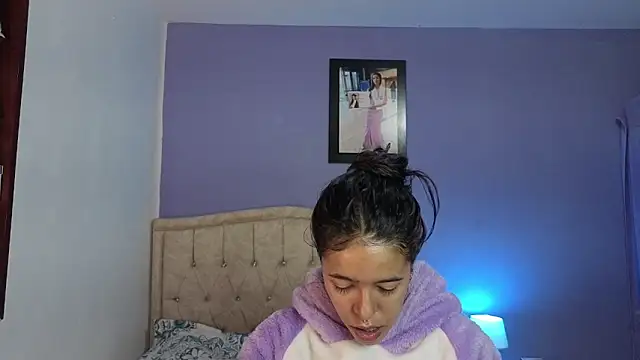 stephania t online show from 05-13-26, 02:46