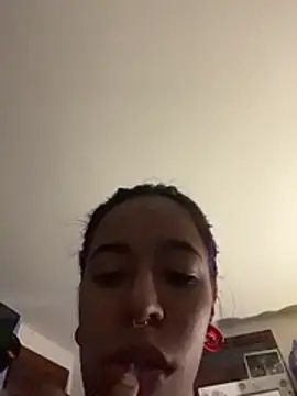 stephania t online show from 11-03-25, 04:17