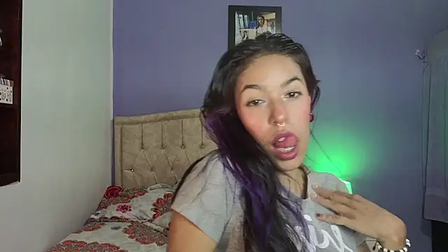 stephania t online show from 04-22-26, 03:30