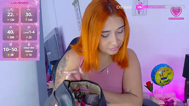 Snapshot of Alba_Grey chatting on 03-08-25, 10:13 Alba Grey online show from 03-08-25, 10:13