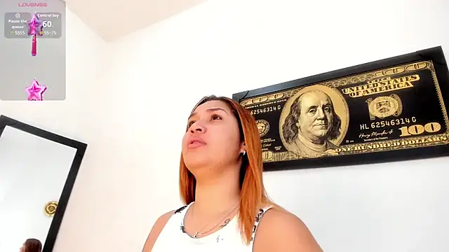 Snapshot of Alba_Grey chatting on 10-11-25, 03:13 Alba Grey online show from 10-11-25, 03:13