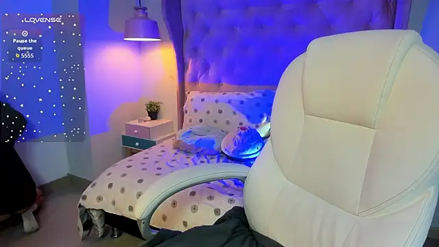  Sophie  miller online show from 02-05-26, 08:04