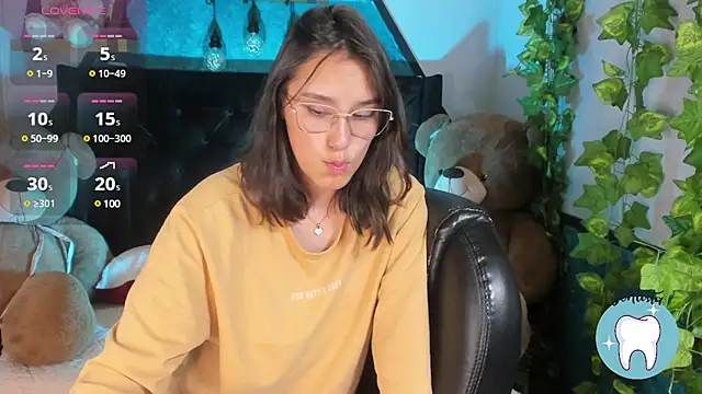  Sophie  miller online show from 03-10-25, 08:23