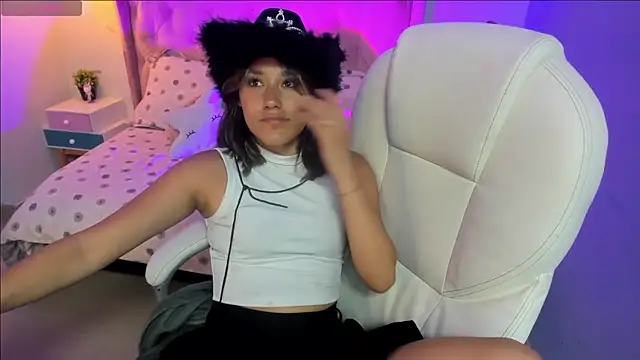  Sophie  miller online show from 02-07-26, 10:51