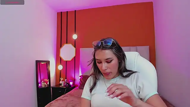  Sophie  miller online show from 11-08-25, 07:17