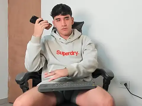 Snapshot of leo030809 chatting on 02-24-26, 03:35 leo030809 online show from 02-24-26, 03:35