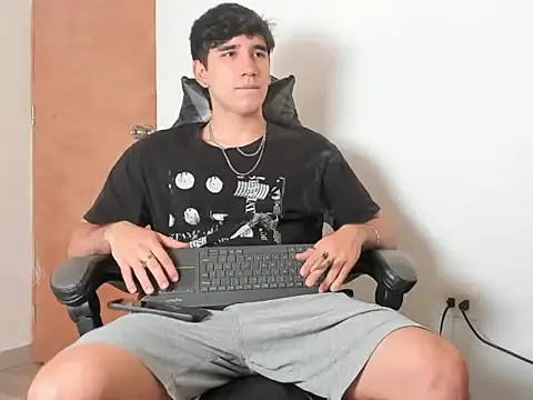 Snapshot of leo030809 chatting on 02-09-26, 07:12 leo030809 online show from 02-09-26, 07:12