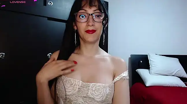 Alicee moss online show from 02-26-25, 11:41