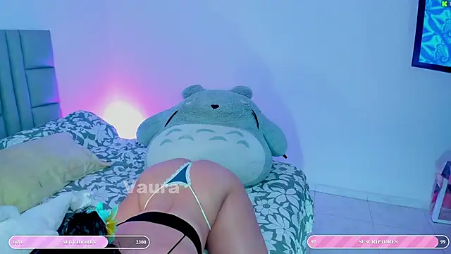 Snapshot of vaura_ chatting on 03-12-25, 03:46 vaura online show from 03-12-25, 03:46