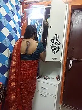 Snapshot of Manjudear chatting on 06-03-26, 04:57 Manjudear online show from 06-03-26, 04:57