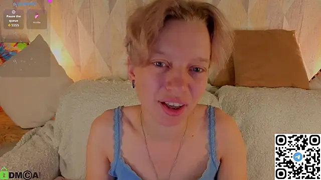 Snapshot of Michelle_Blond chatting on 07-27-26, 11:45 Michelle Blond online show from 07-27-26, 11:45