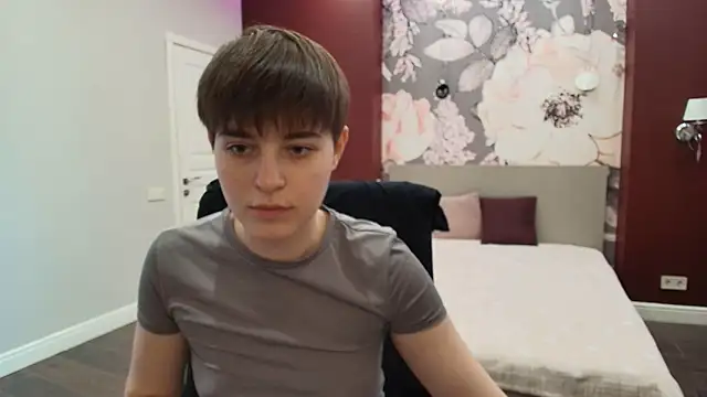 EmiliaYours online show from 04-04-26, 02:01