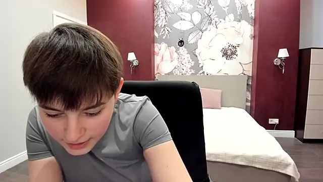 EmiliaYours online show from 02-06-26, 02:35