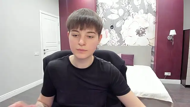 EmiliaYours online show from 01-16-26, 03:27