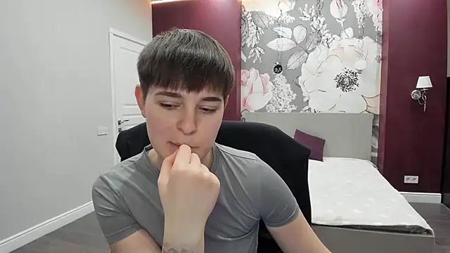 EmiliaYours online show from 01-10-26, 03:07