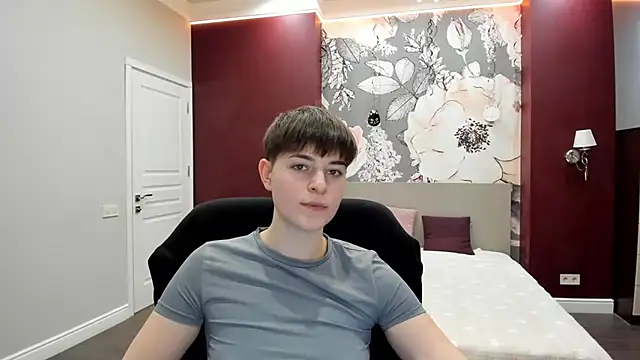 EmiliaYours online show from 02-01-26, 02:48