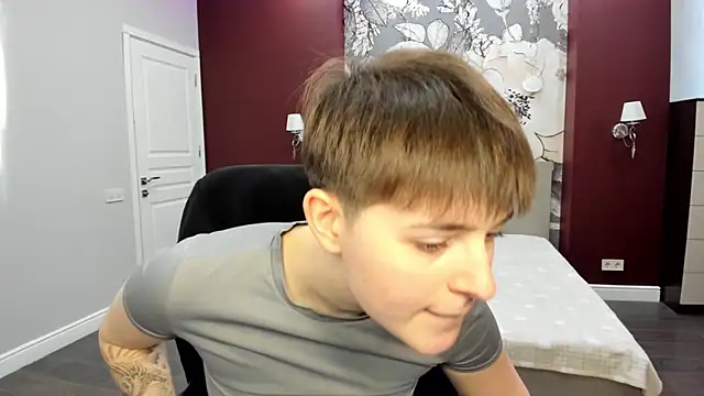 EmiliaYours online show from 03-08-26, 03:04