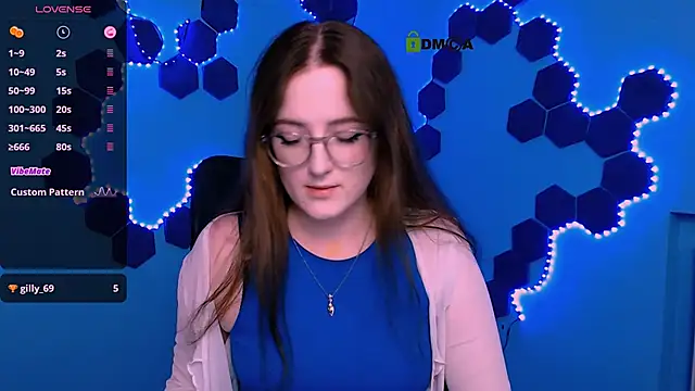 luna berryy online show from 12-02-25, 08:43