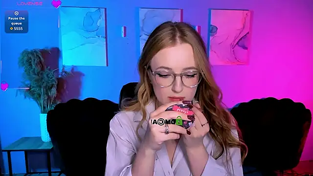 luna berryy online show from 03-04-26, 08:27