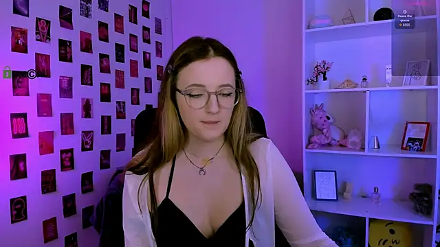 luna berryy online show from 07-21-26, 06:53