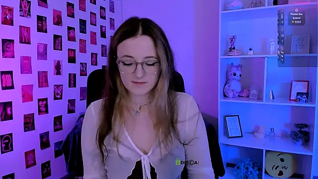 luna berryy online show from 07-25-26, 06:58